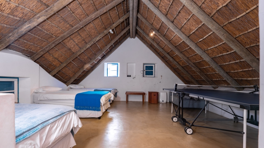 6 Bedroom Property for Sale in Struisbaai Western Cape